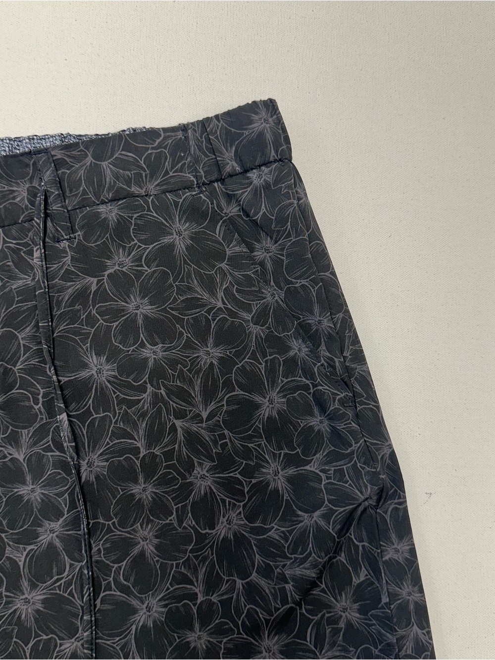 Robert Graham Beach to Bar Shorts Swim Trunks Floral Tiger Mens 38 RS234018C NWT - Picture 3 of 5